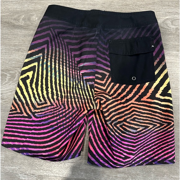 Quicksilver High Line Board Shorts Stripe Black, Red & Yellow, Boys, SZ 25. NEW - Picture 7 of 11